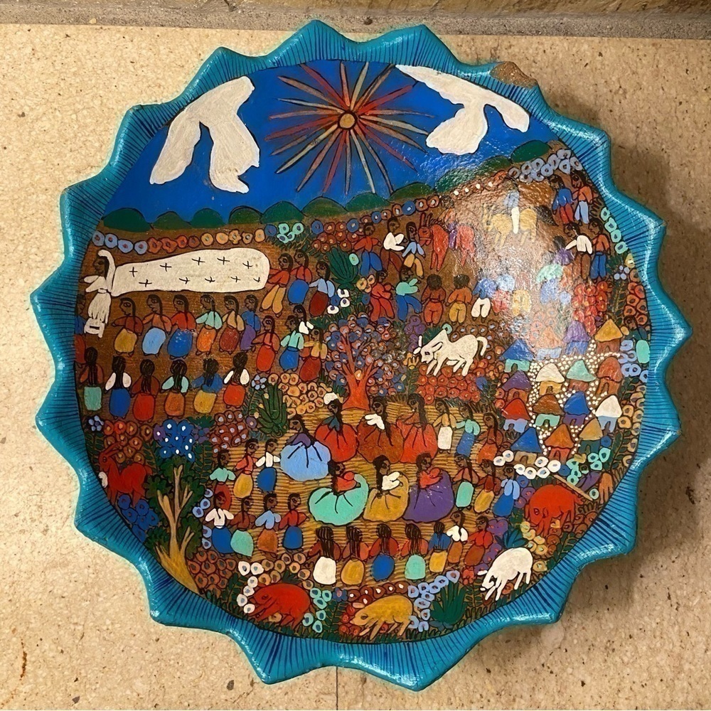 Mexican folk art decorative dish in vibrant colours and signed by artist JPS - Picture 13 of 13